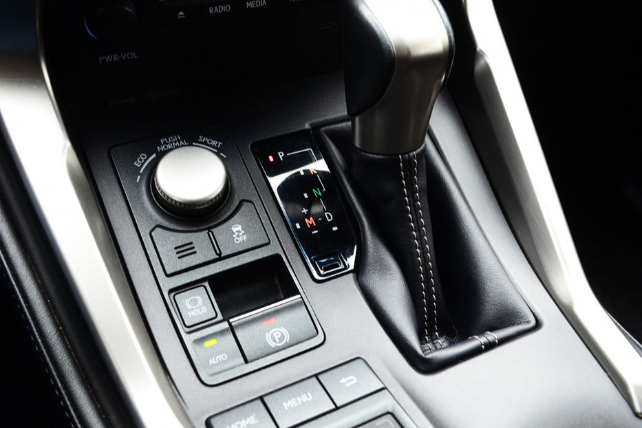 Продам Lexus NX 200 2016 года в Киеве