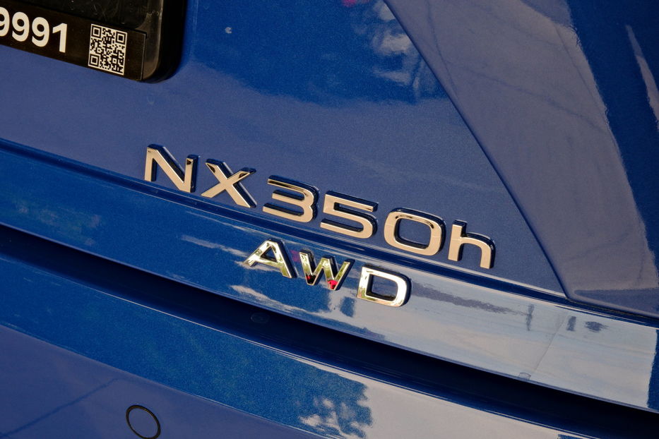 Продам Lexus NX 300 350h 2023 года в Одессе