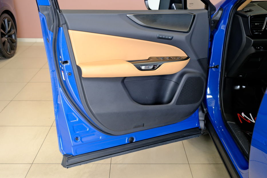Продам Lexus NX 300 350h 2023 года в Одессе