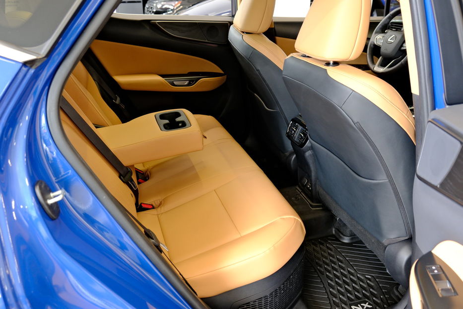 Продам Lexus NX 300 350h 2023 года в Одессе