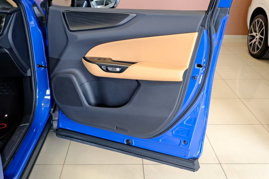 Продам Lexus NX 300 350h 2023 года в Одессе