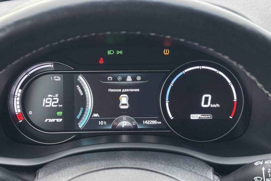 Продам Kia Niro 64 kw Premium  2019 года в Львове