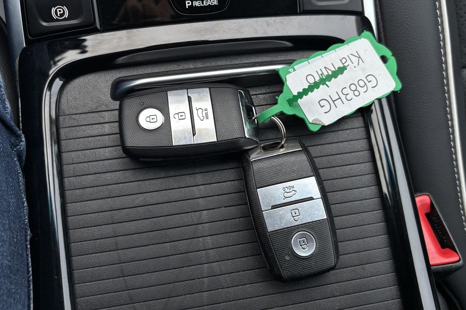 Продам Kia Niro 64 kw Premium  2019 года в Львове
