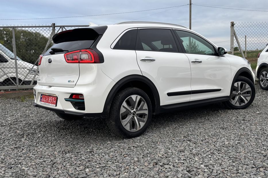 Продам Kia Niro 64 kw Premium  2019 года в Львове