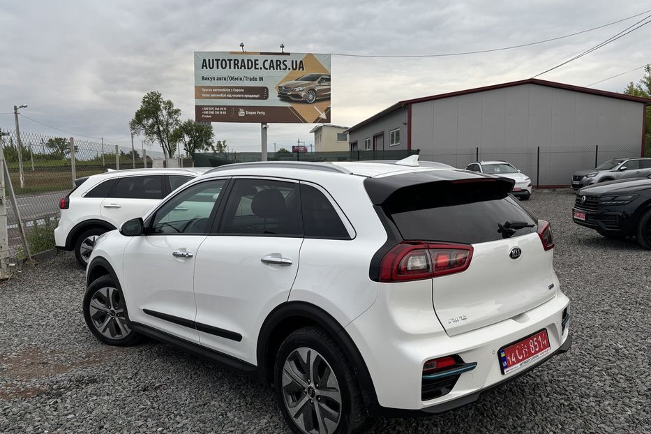 Продам Kia Niro 64 kw Premium  2019 года в Львове