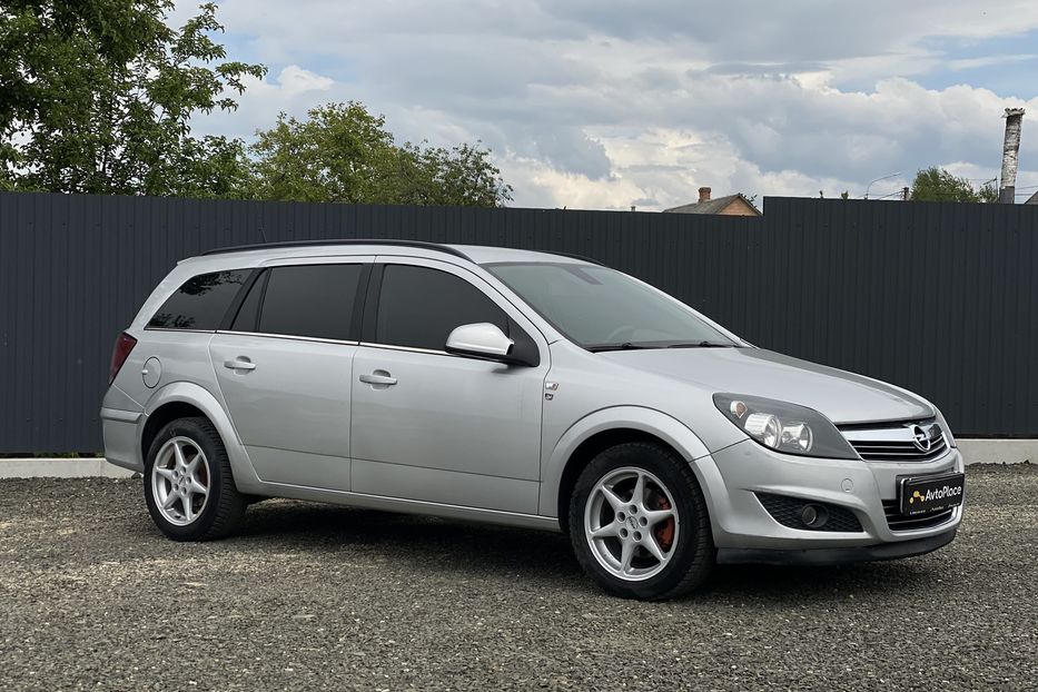 Продам Opel Astra H 2010 года в Луцке