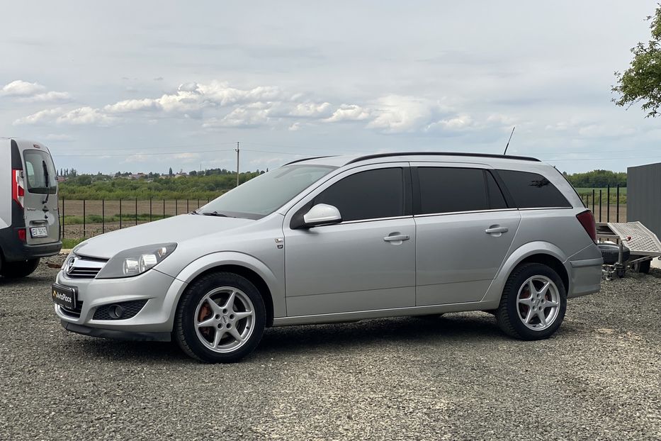 Продам Opel Astra H 2010 года в Луцке