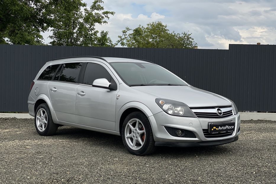 Продам Opel Astra H 2010 года в Луцке