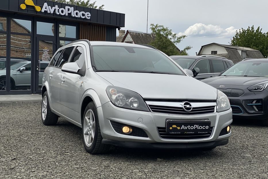 Продам Opel Astra H 2010 года в Луцке