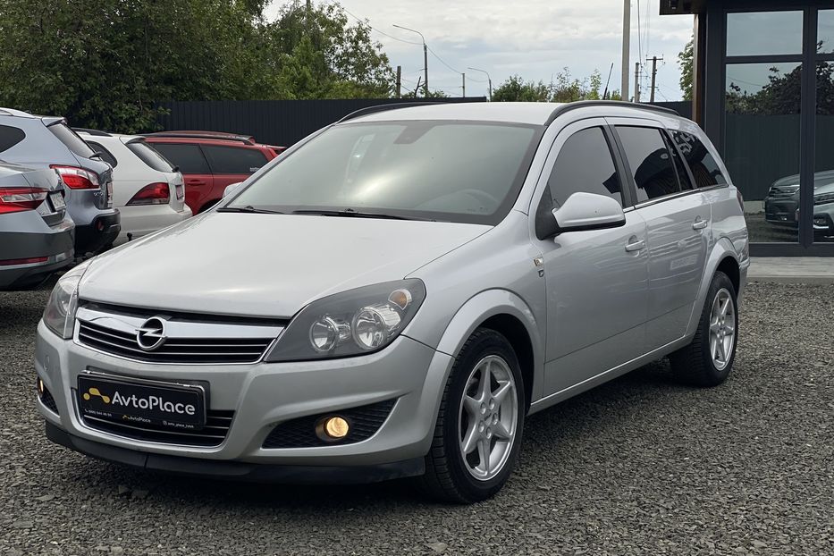 Продам Opel Astra H 2010 года в Луцке