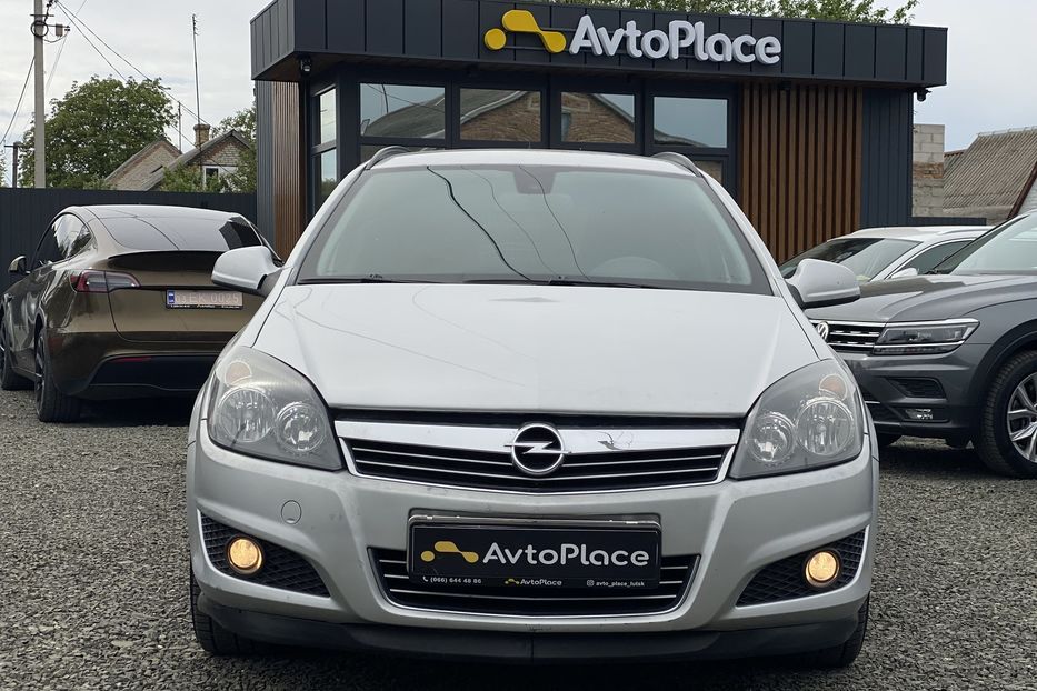 Продам Opel Astra H 2010 года в Луцке