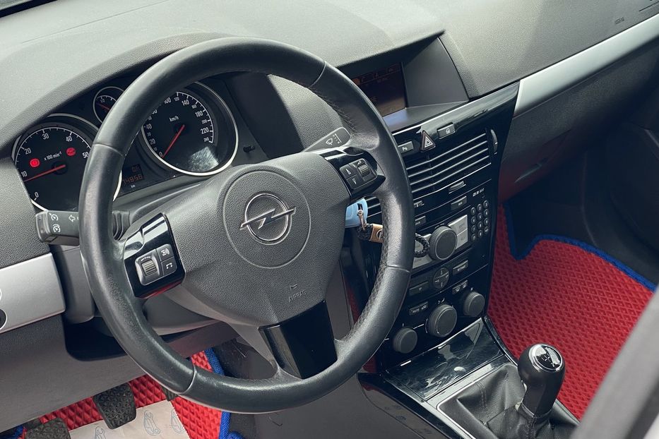 Продам Opel Astra H 2010 года в Луцке