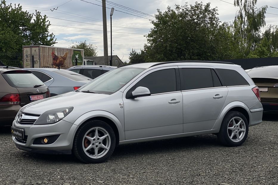 Продам Opel Astra H 2010 года в Луцке