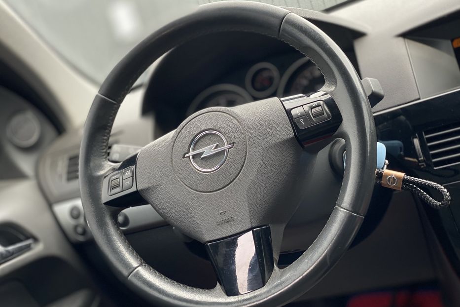 Продам Opel Astra H 2010 года в Луцке