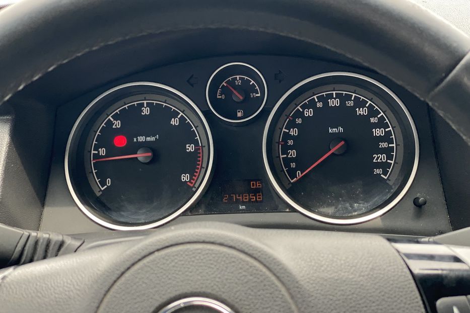 Продам Opel Astra H 2010 года в Луцке