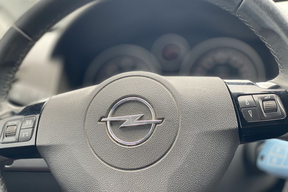 Продам Opel Astra H 2010 года в Луцке