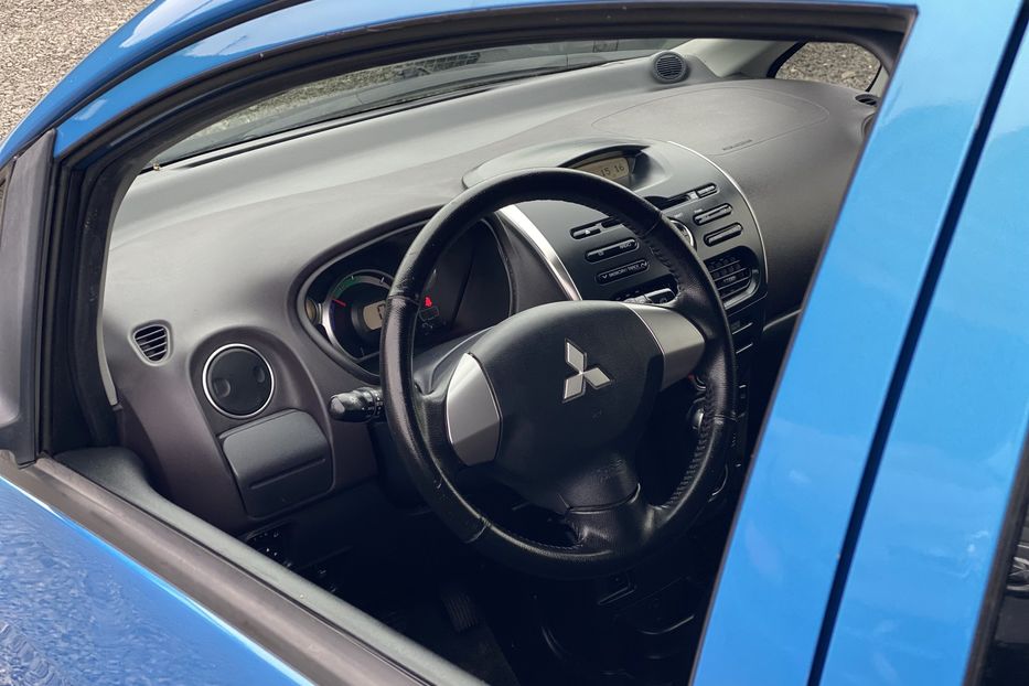 Продам Mitsubishi i-MiEV 2016 года в Луцке