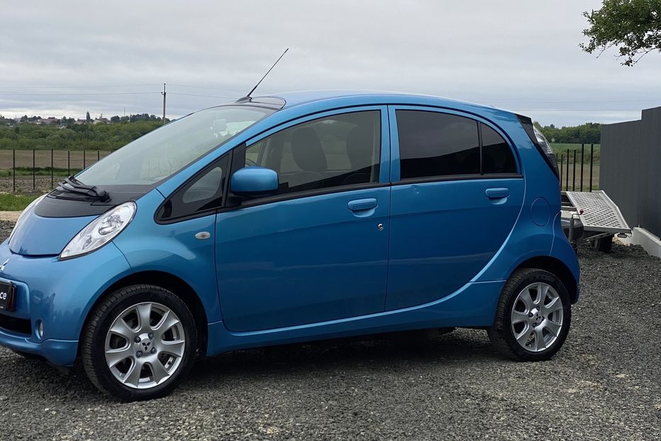 Продам Mitsubishi i-MiEV 2016 года в Луцке