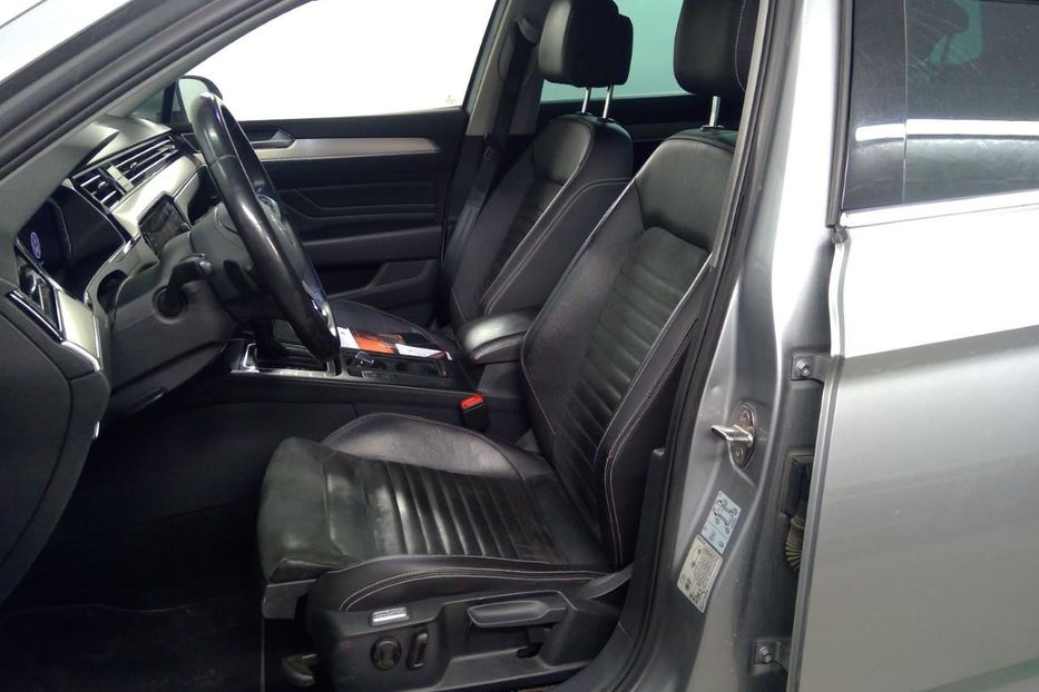 Продам Volkswagen Passat B8 R-Line 4*4 200к.с  2021 года в Житомире