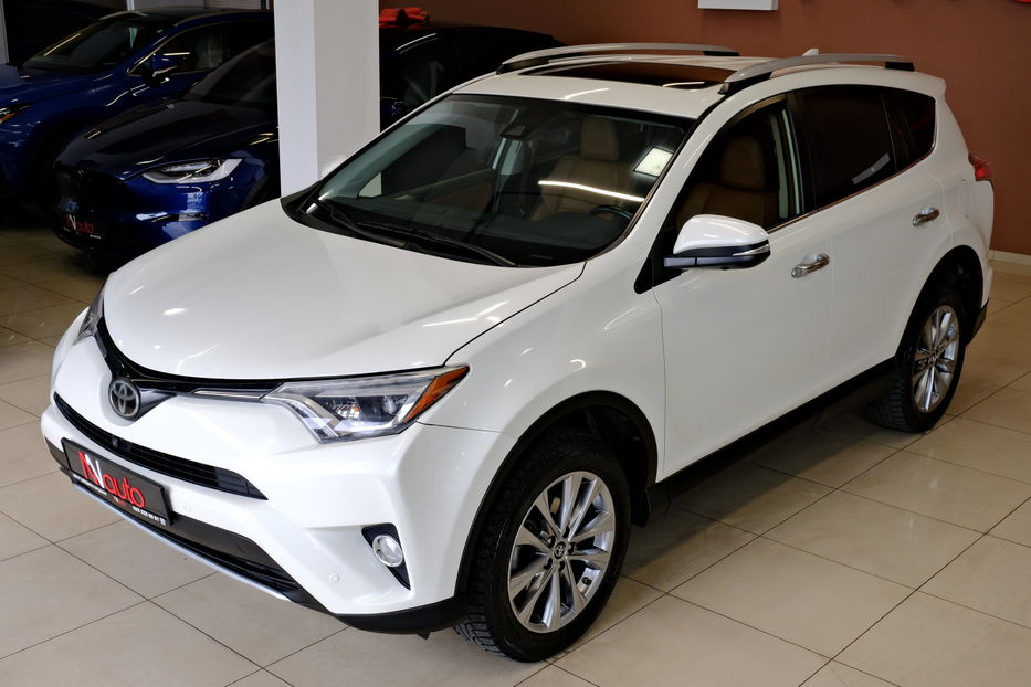 Продам Toyota Rav 4 2017 года в Одессе