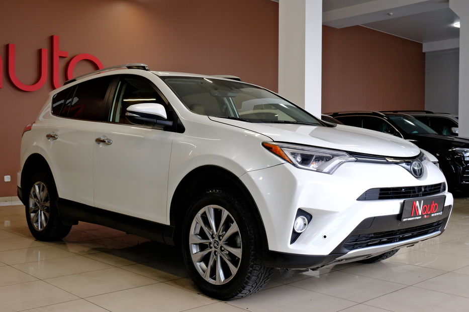 Продам Toyota Rav 4 2017 года в Одессе