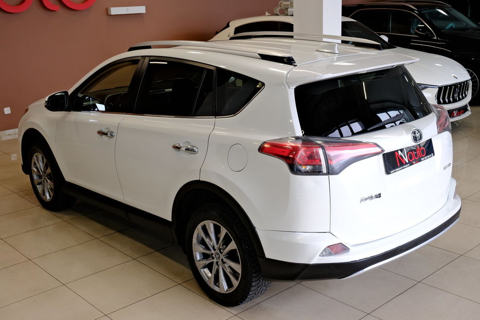 Продам Toyota Rav 4 2017 года в Одессе