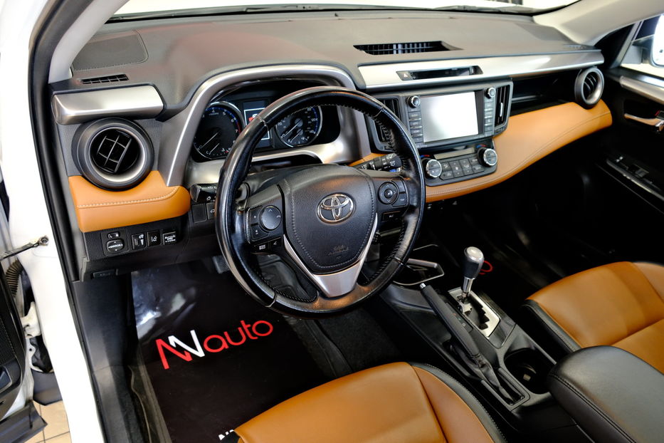 Продам Toyota Rav 4 2017 года в Одессе