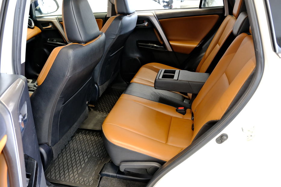 Продам Toyota Rav 4 2017 года в Одессе