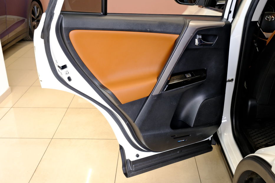 Продам Toyota Rav 4 2017 года в Одессе