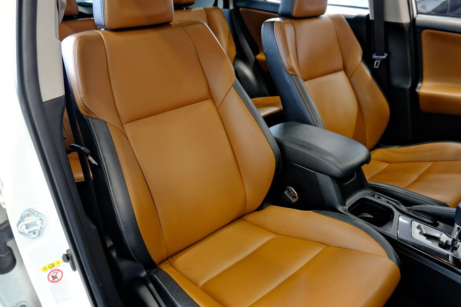 Продам Toyota Rav 4 2017 года в Одессе