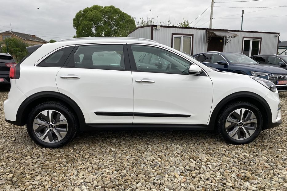 Продам Kia Niro 64кВт ТепловийПдгрвкермасидінь 2020 года в Львове