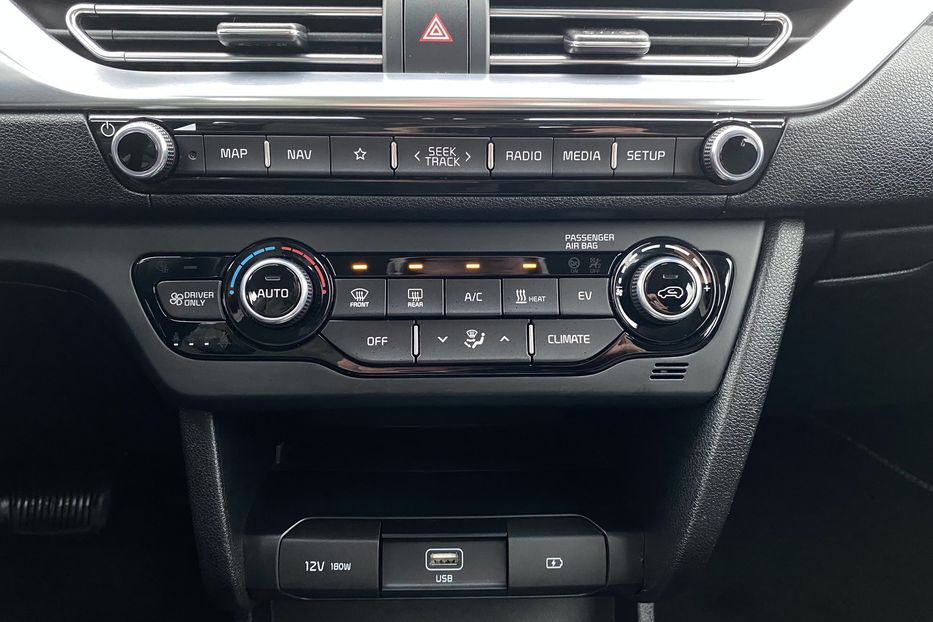 Продам Kia Niro 64кВт ТепловийПдгрвкермасидінь 2020 года в Львове