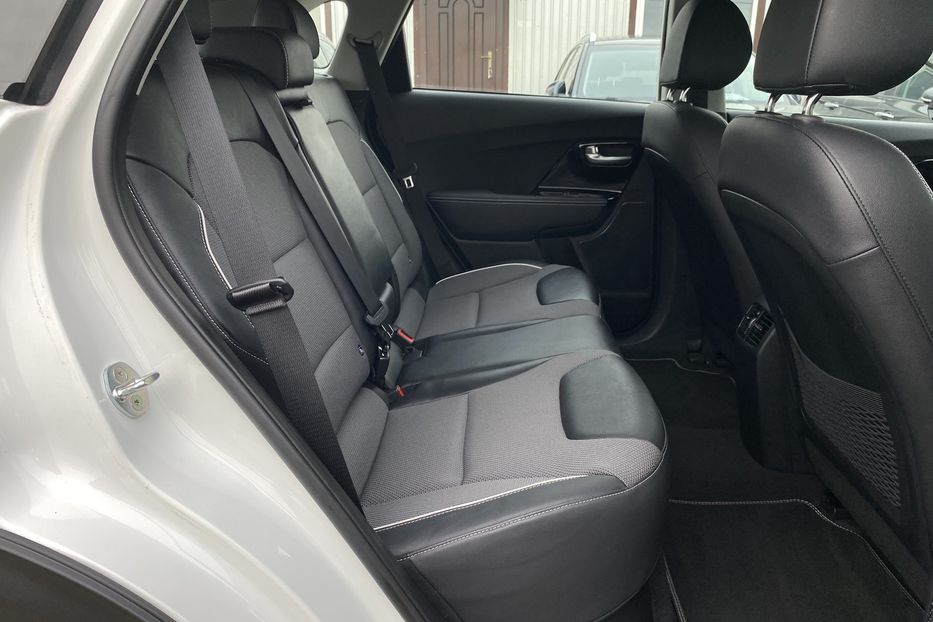 Продам Kia Niro 64кВт ТепловийПдгрвкермасидінь 2020 года в Львове