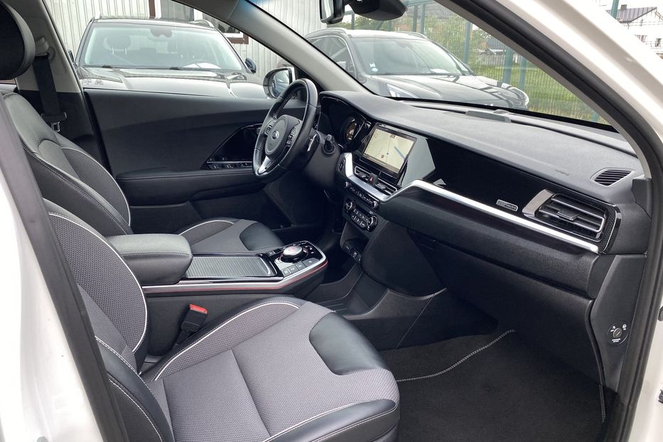 Продам Kia Niro 64кВт ТепловийПдгрвкермасидінь 2020 года в Львове