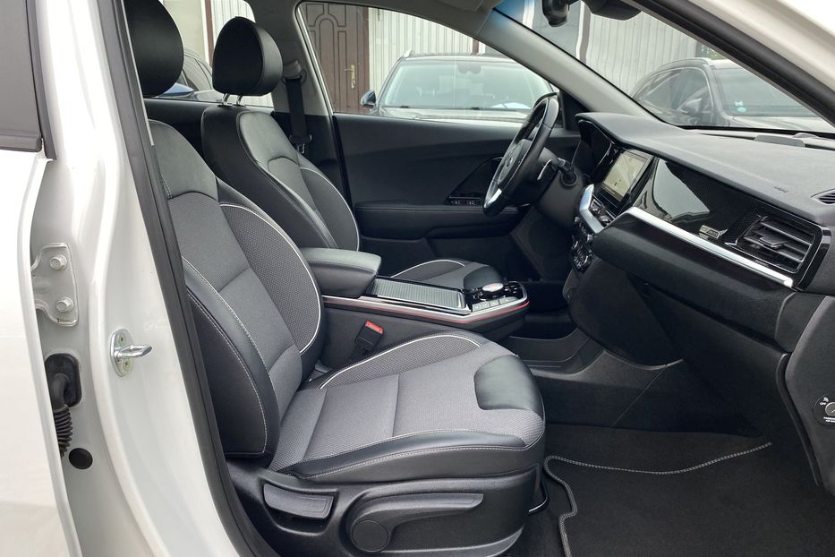 Продам Kia Niro 64кВт ТепловийПдгрвкермасидінь 2020 года в Львове