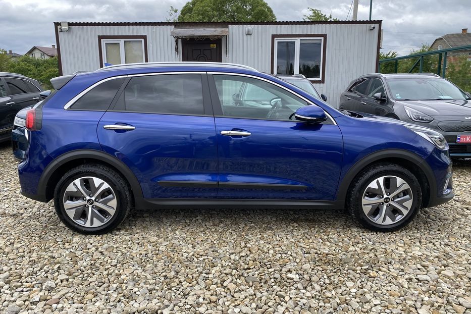 Продам Kia Niro 64 kWh Макс. комплектація 2021 года в Львове