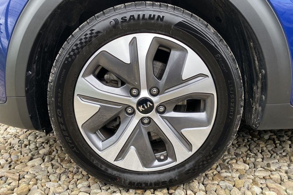 Продам Kia Niro 64 kWh Макс. комплектація 2021 года в Львове