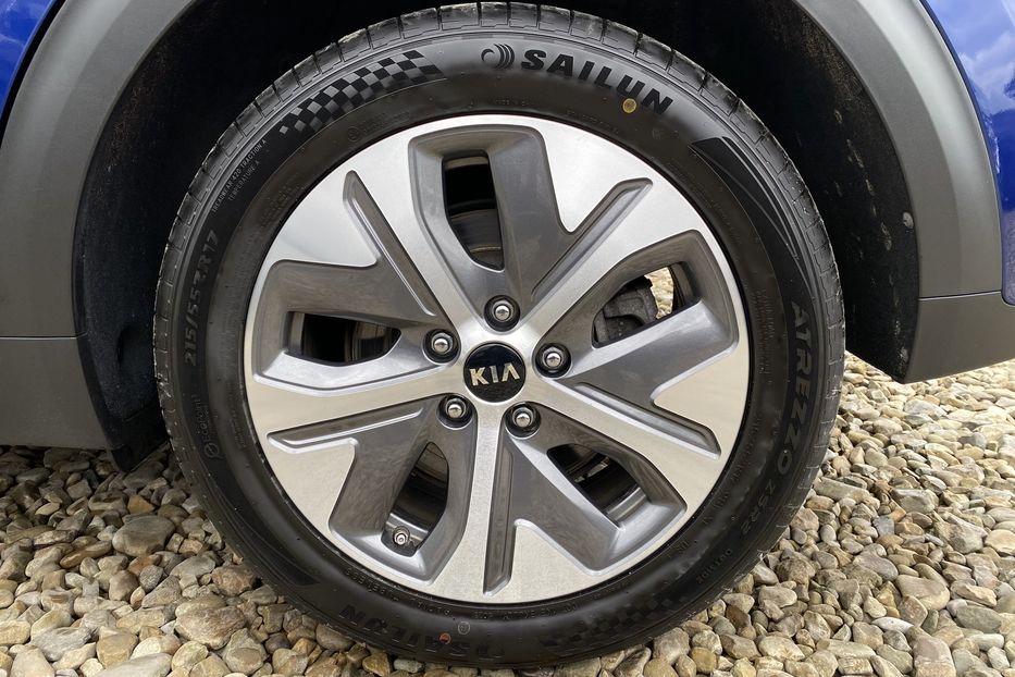 Продам Kia Niro 64 kWh Макс. комплектація 2021 года в Львове