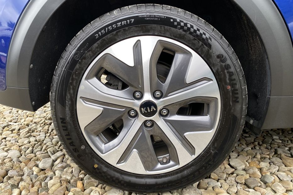 Продам Kia Niro 64 kWh Макс. комплектація 2021 года в Львове