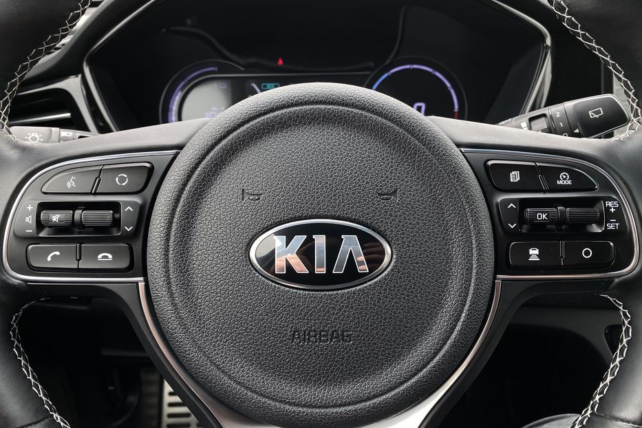 Продам Kia Niro 64 kWh Макс. комплектація 2021 года в Львове