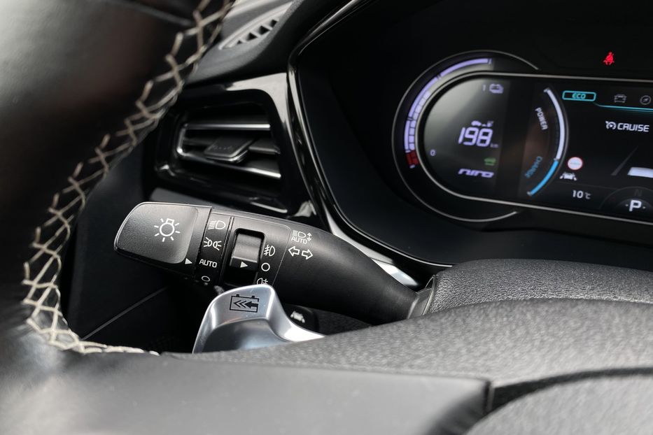 Продам Kia Niro 64 kWh Макс. комплектація 2021 года в Львове