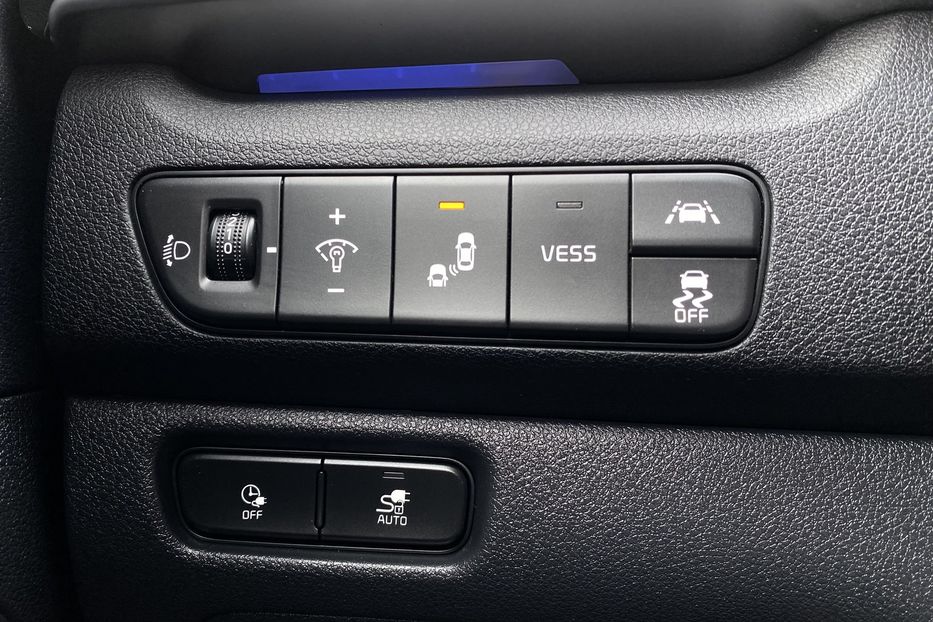 Продам Kia Niro 64 kWh Макс. комплектація 2021 года в Львове