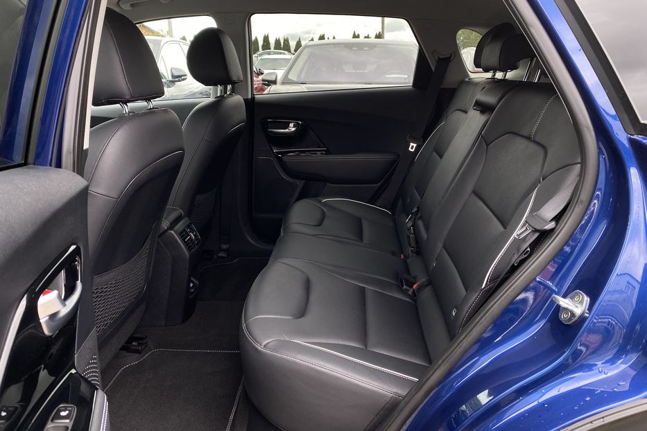 Продам Kia Niro 64 kWh Макс. комплектація 2021 года в Львове