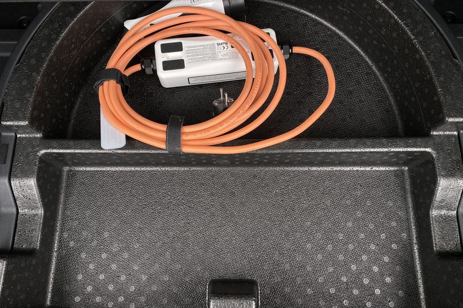 Продам Kia Niro 64 kWh Макс. комплектація 2021 года в Львове