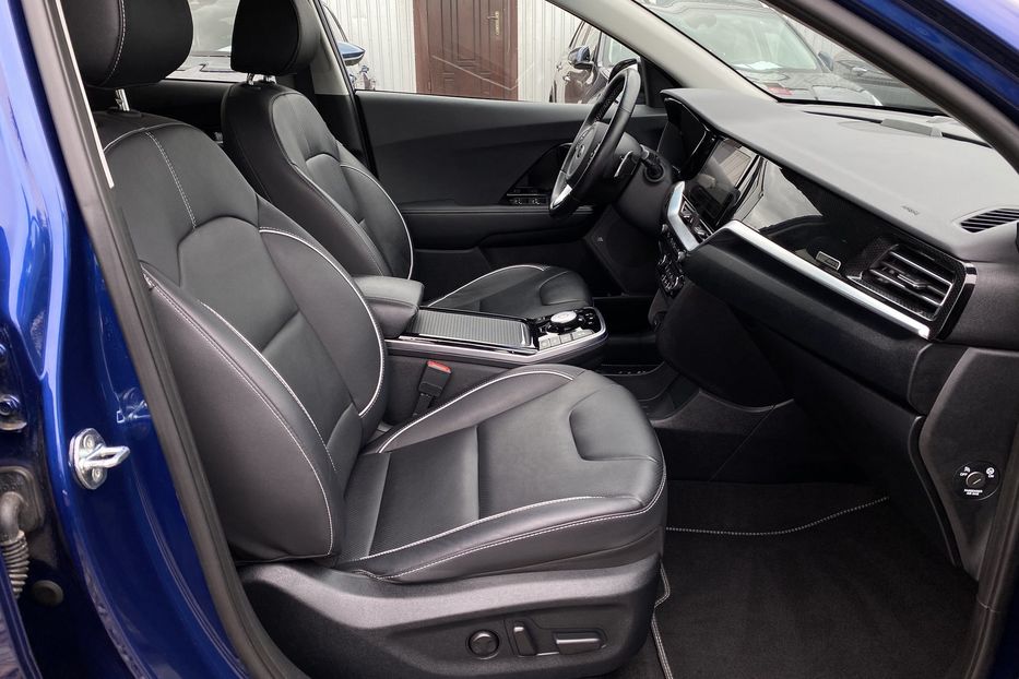 Продам Kia Niro 64 kWh Макс. комплектація 2021 года в Львове