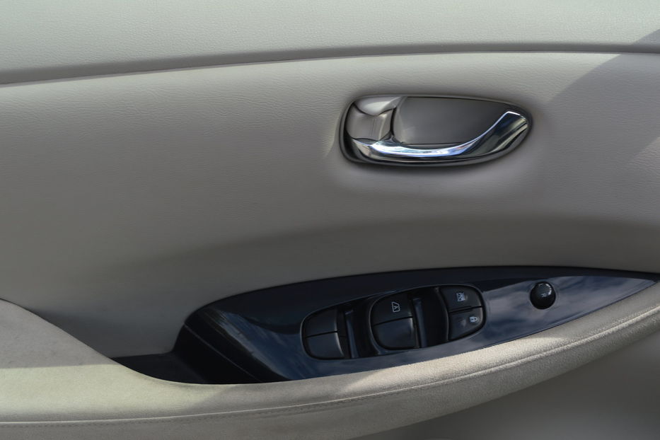 Продам Nissan Leaf 2012 года в Одессе