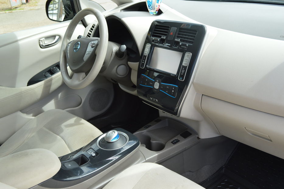 Продам Nissan Leaf 2012 года в Одессе