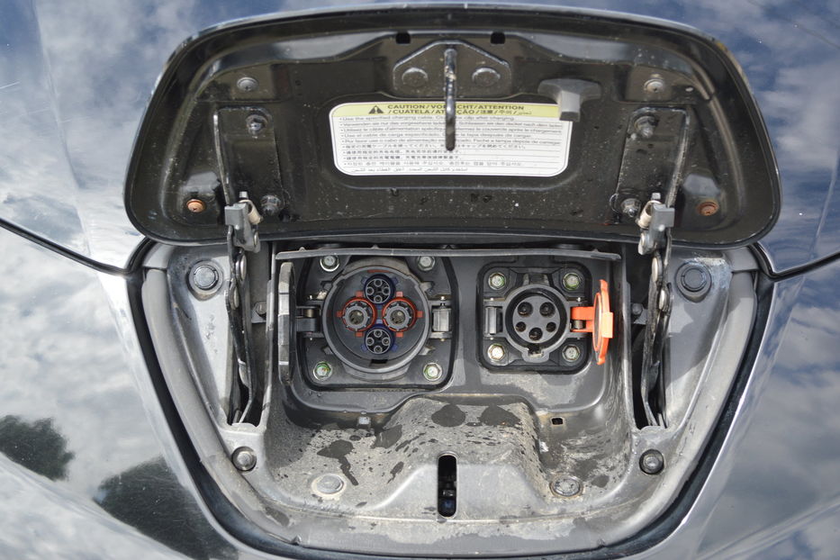 Продам Nissan Leaf 2012 года в Одессе