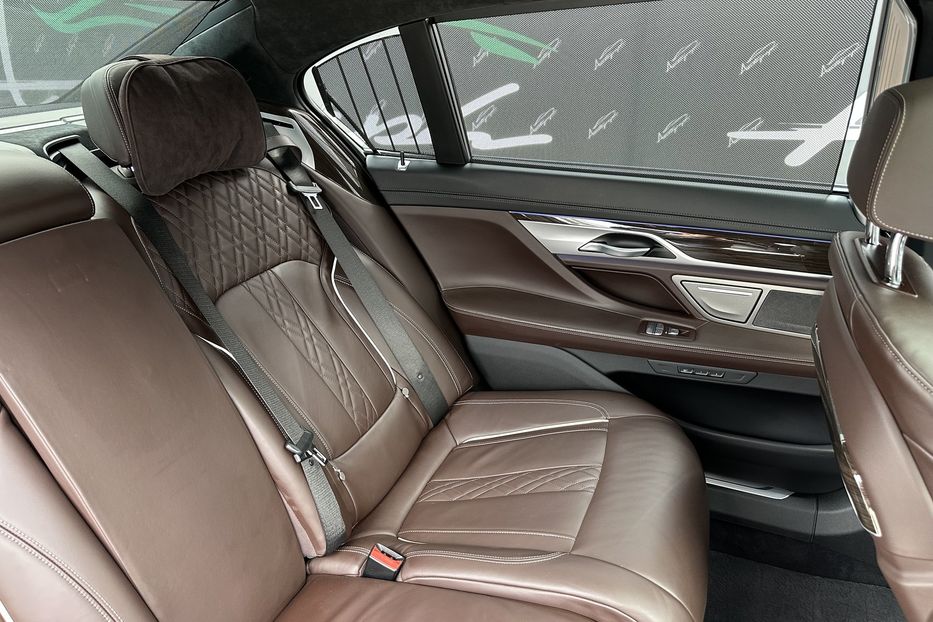 Продам BMW 760 Xdrive 2021 года в Киеве