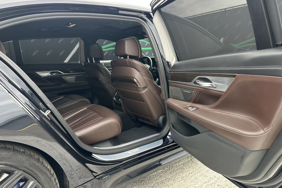 Продам BMW 760 Xdrive 2021 года в Киеве